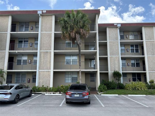 2601 NW 48th Terrace, Unit 143, Lauderdale Lakes, FL 33313