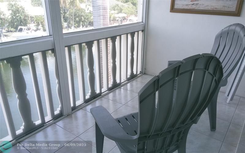 460 Paradise Isle Boulevard, Unit 301, Hallandale Beach, FL 33009 Photo
