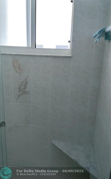 460 Paradise Isle Boulevard, Unit 301, Hallandale Beach, FL 33009 Photo