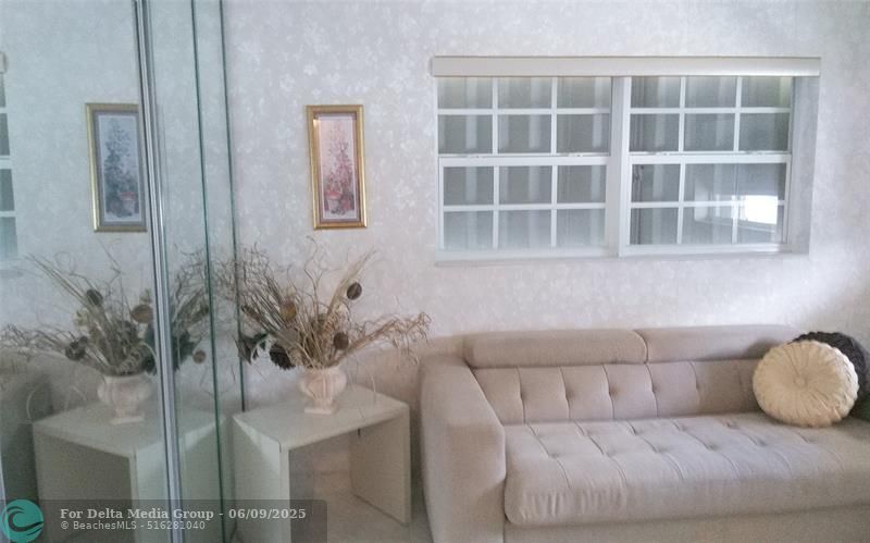 460 Paradise Isle Boulevard, Unit 301, Hallandale Beach, FL 33009 Photo