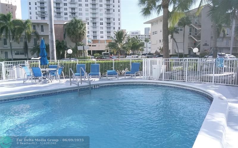 460 Paradise Isle Boulevard, Unit 301, Hallandale Beach, FL 33009 Photo