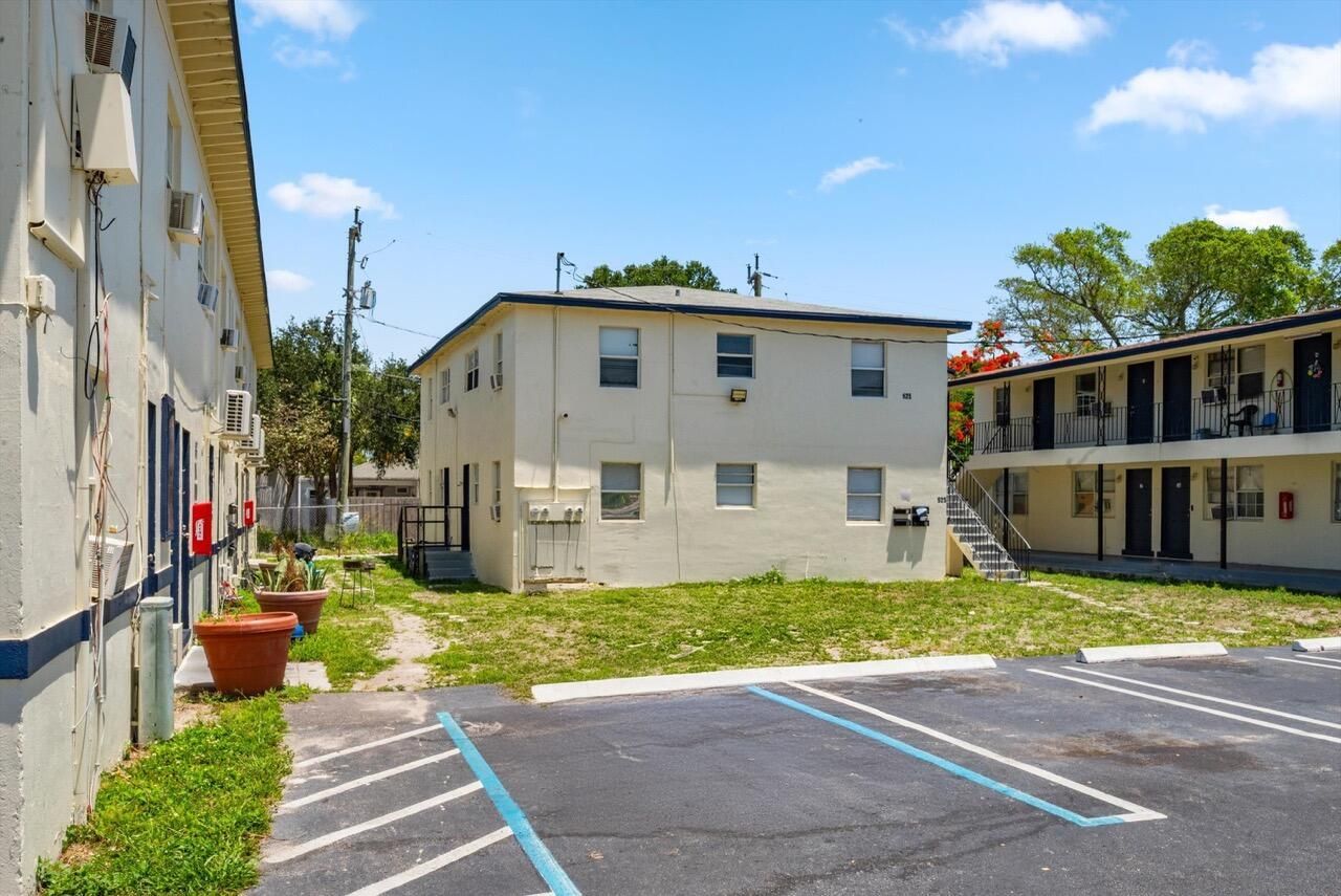 919 6th Street, Unit 1-5, West Palm Beach, FL 33401 Photo