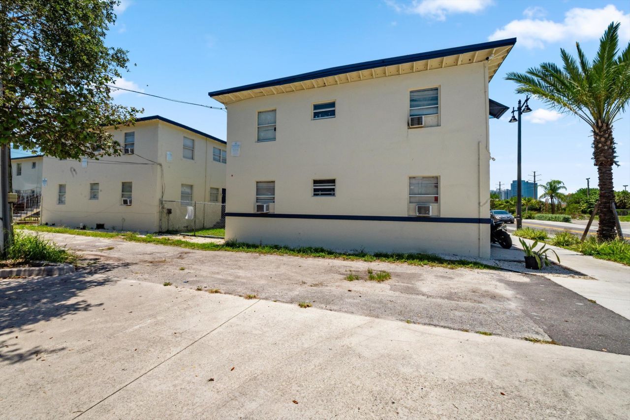 700 N Tamarind Avenue, Unit 1-12, West Palm Beach, FL 33401 Photo