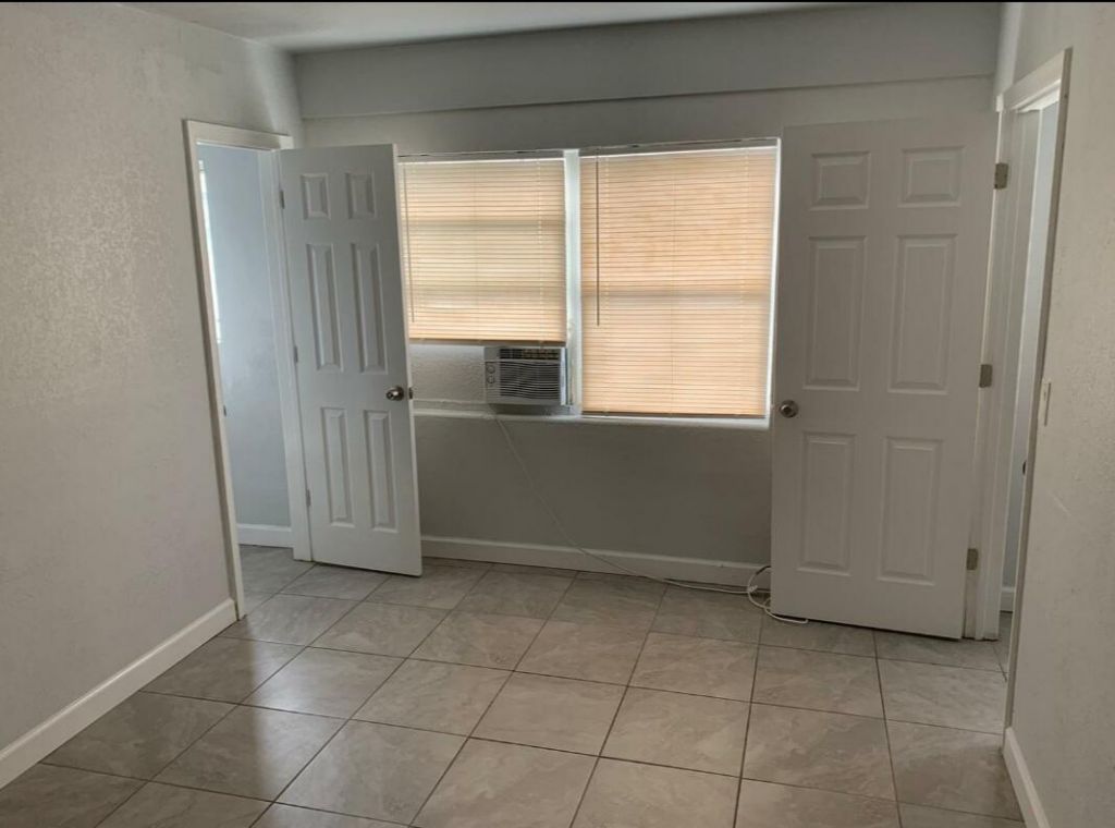 700 N Tamarind Avenue, Unit 1-12, West Palm Beach, FL 33401 Photo