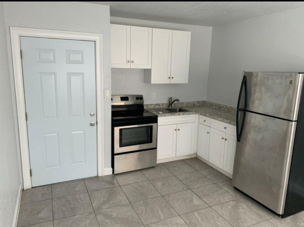 700 N Tamarind Avenue, Unit 1-12, West Palm Beach, FL 33401 Photo