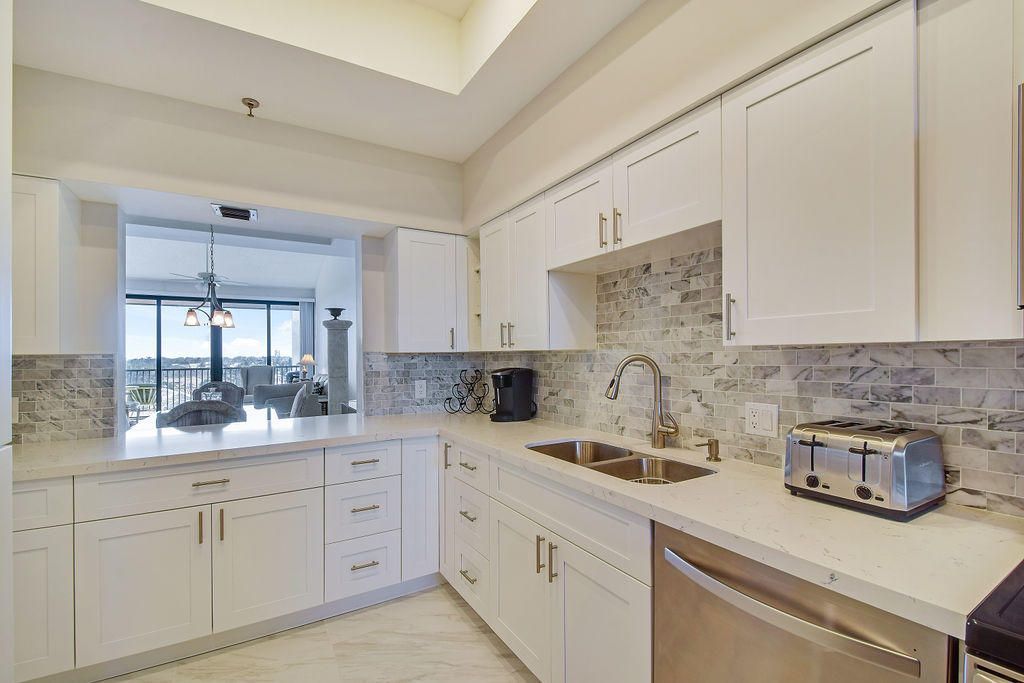 11370 Twelve Oaks Way, Unit 614, North Palm Beach, FL 33408 Photo