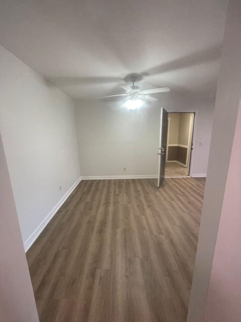 101 Menlo Drive Photo 6