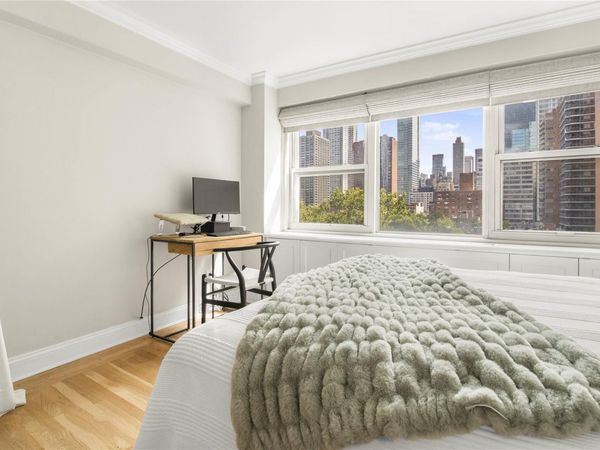 210 E 63rd Street, Unit 10E, New York (Manhattan), NY 10065