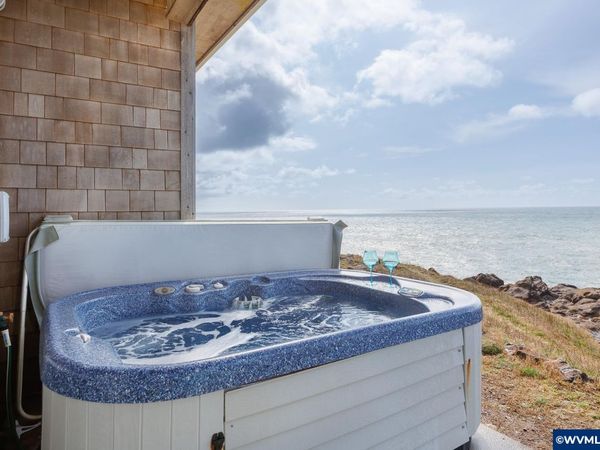 1113 N Highway 101 (#44), Depoe Bay, OR 97341