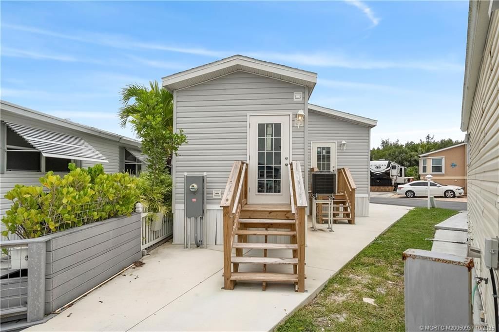 10701 S Ocean Drive, Unit 661, Jensen Beach, FL 34957 Photo