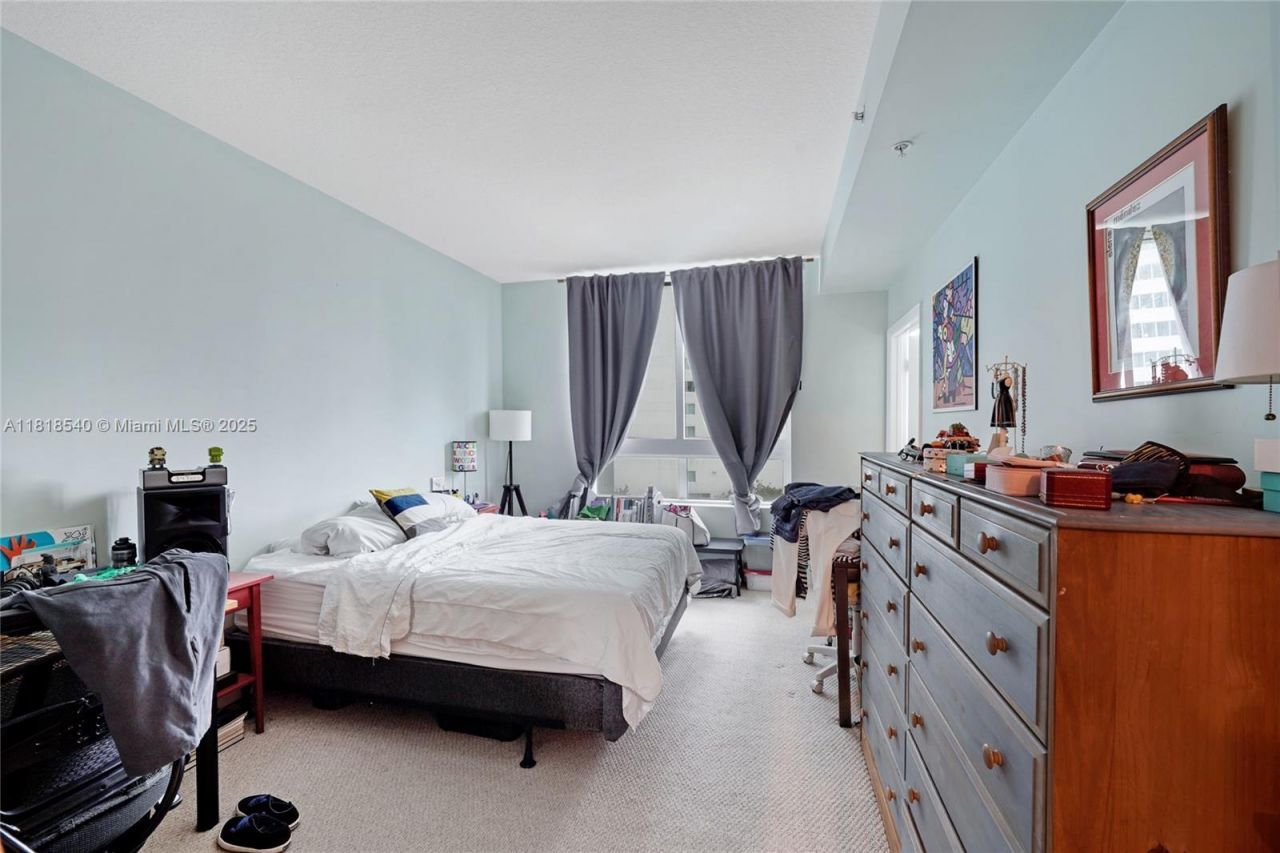 1900 N Bayshore Dr, Unit 1411, Miami, FL 33132 Photo