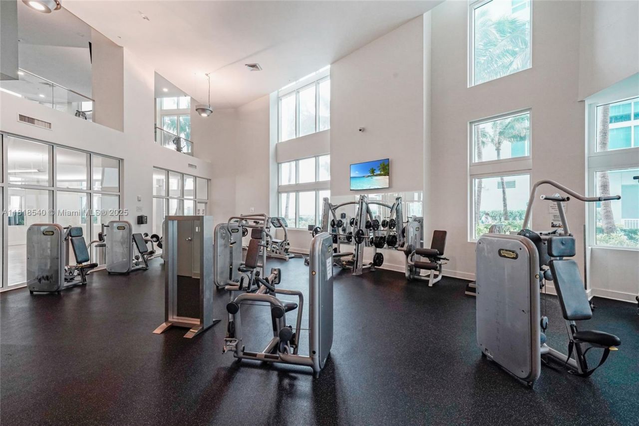 1900 N Bayshore Dr, Unit 1411, Miami, FL 33132 Photo