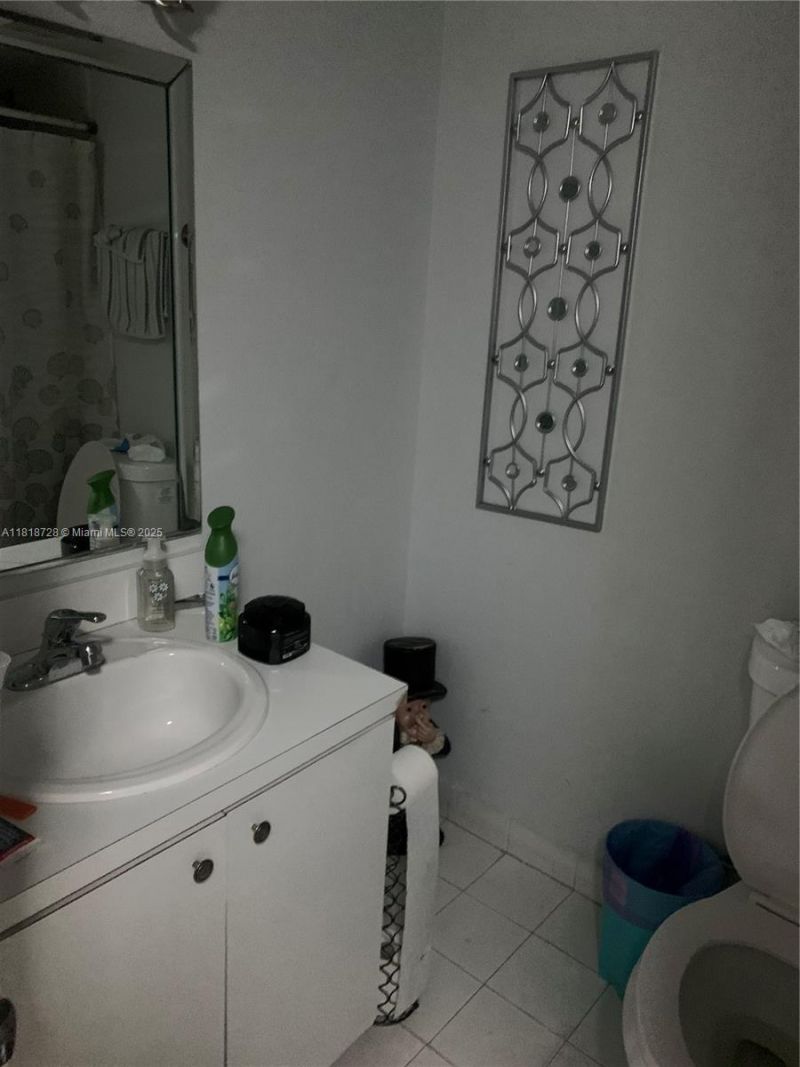 17911 NW 68th Ave, Unit O104, Hialeah, FL 33015 Photo