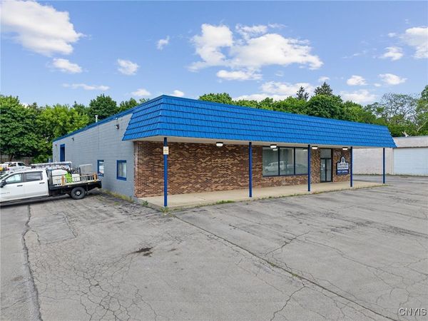 6315 S Salina Street, Nedrow, NY 13120