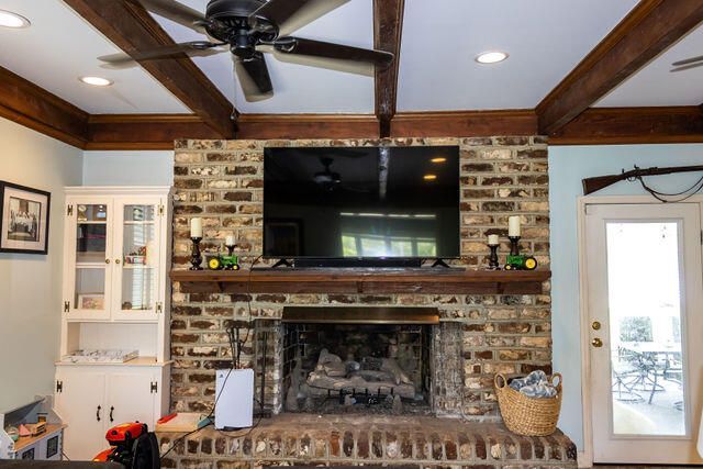 1866 Capri Drive Photo 8