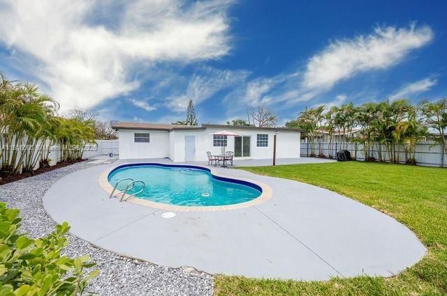 1330 North Dr, Miami, FL 33179 Photo