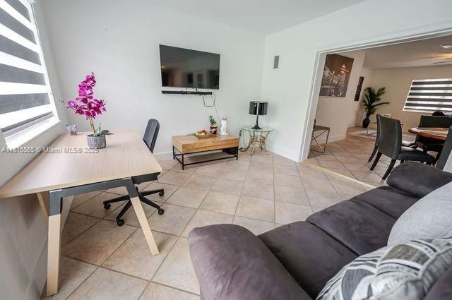 1330 North Dr, Miami, FL 33179 Photo