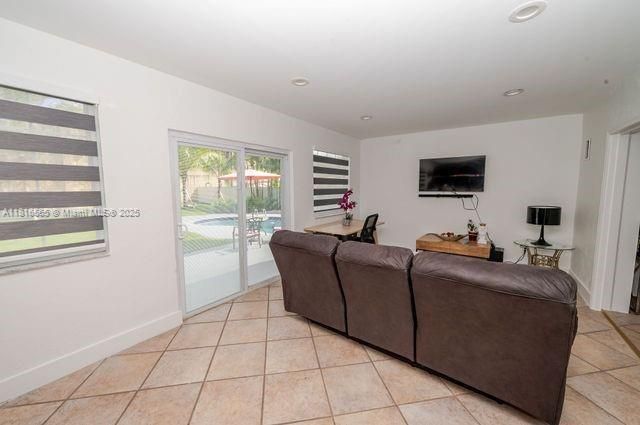 1330 North Dr, Miami, FL 33179 Photo