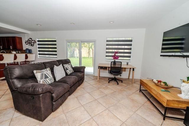 1330 North Dr, Miami, FL 33179 Photo