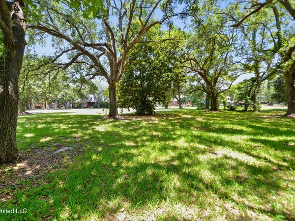708 Wiggins Circle, Pascagoula, MS 39581