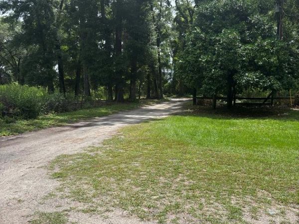 800 SE Lynx Rd, Branford, FL 32008