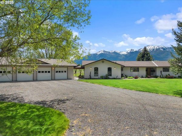 65155 HURRICANE CREEK RD, Enterprise, OR 97828
