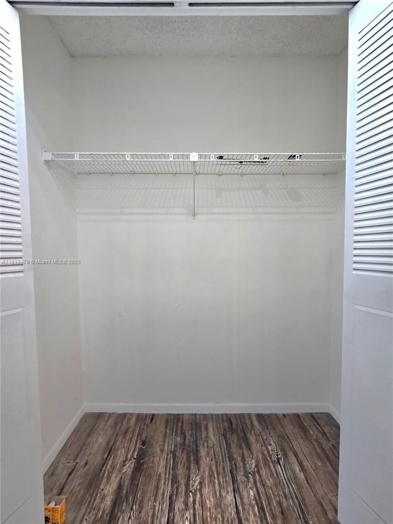 2500 NE 135th St, Unit B208, North Miami, FL 33181 Photo