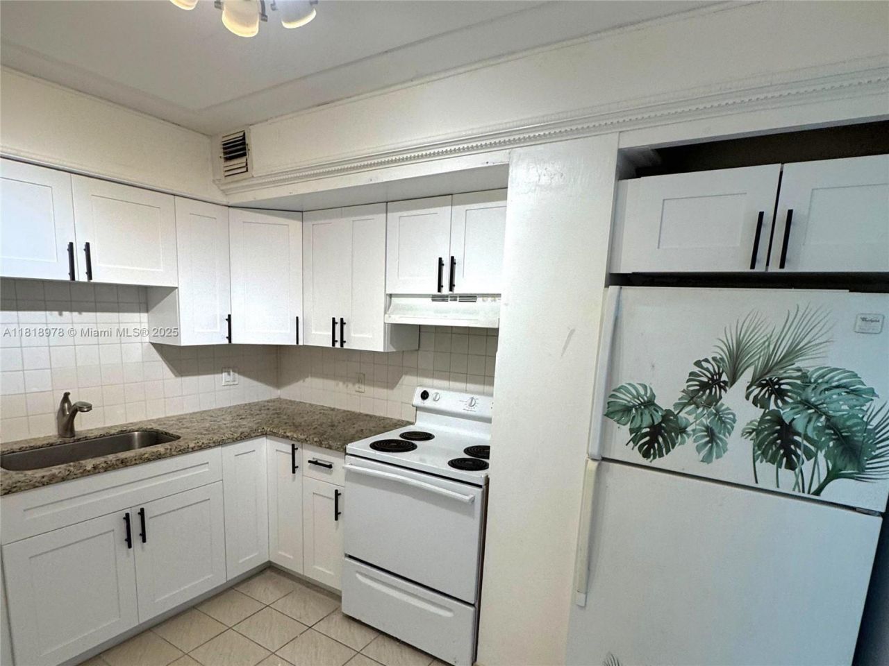 2500 NE 135th St, Unit B208, North Miami, FL 33181 Photo