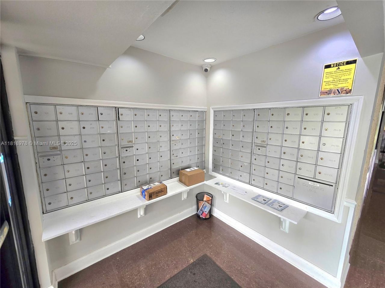 2500 NE 135th St, Unit B208, North Miami, FL 33181 Photo