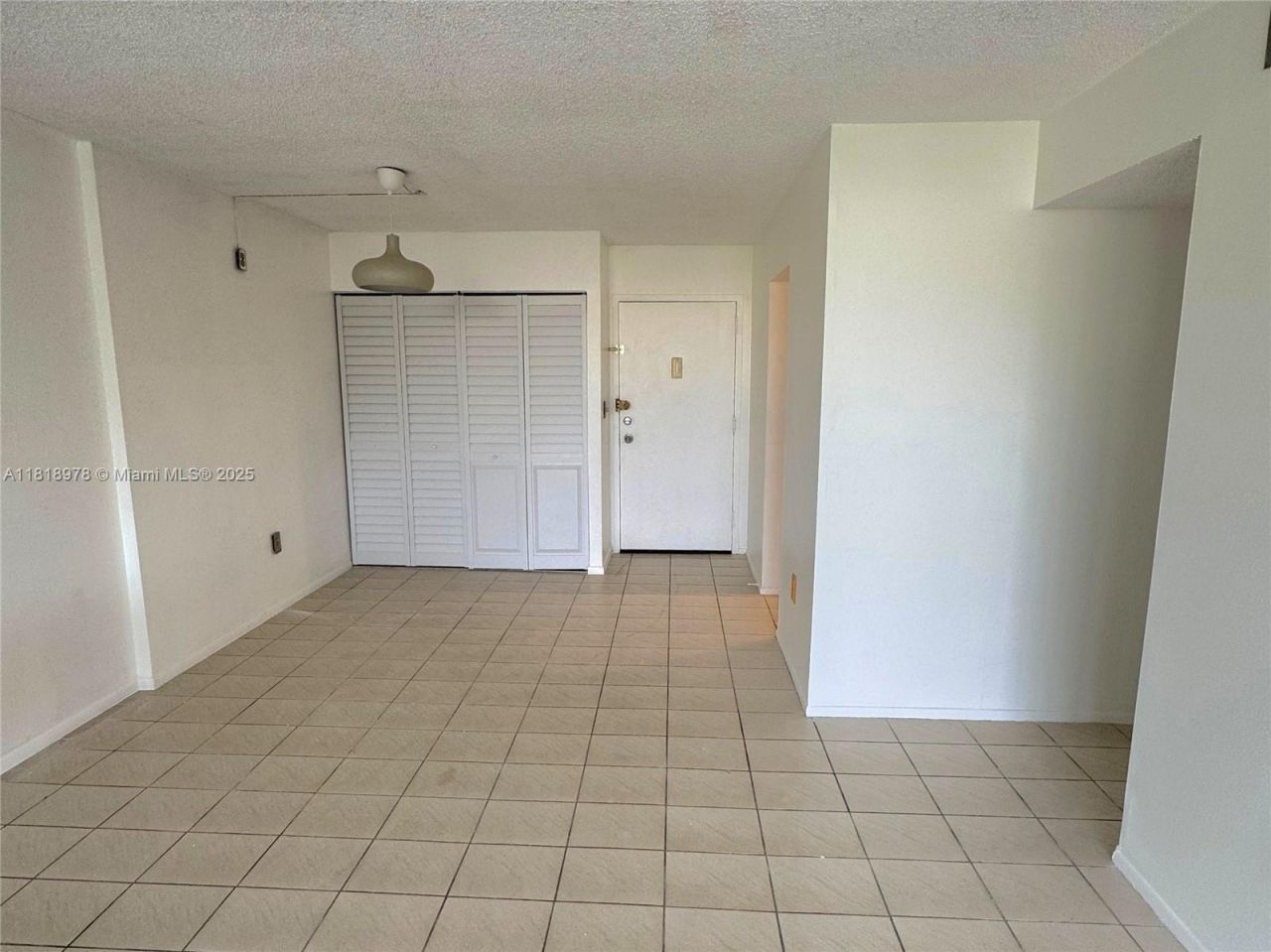 2500 NE 135th St, Unit B208, North Miami, FL 33181 Photo