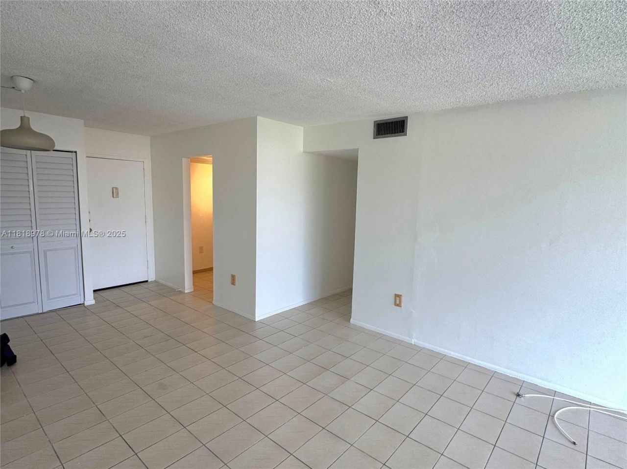 2500 NE 135th St, Unit B208, North Miami, FL 33181 Photo