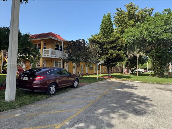 115 NE 202nd Ter, Unit M25, Miami Gardens, FL 33179