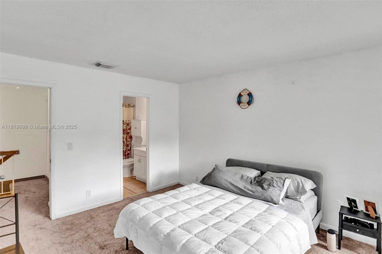 5613 NW 21st St, Unit 8-B, Lauderhill, FL 33313 Photo