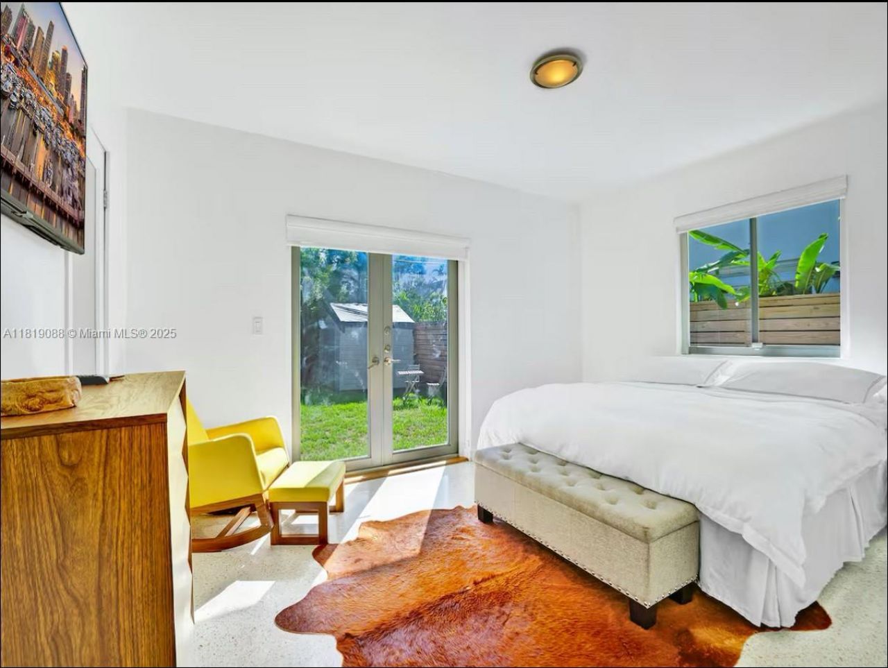 7537 W Treasure Dr, North Bay Village, FL 33141 Photo