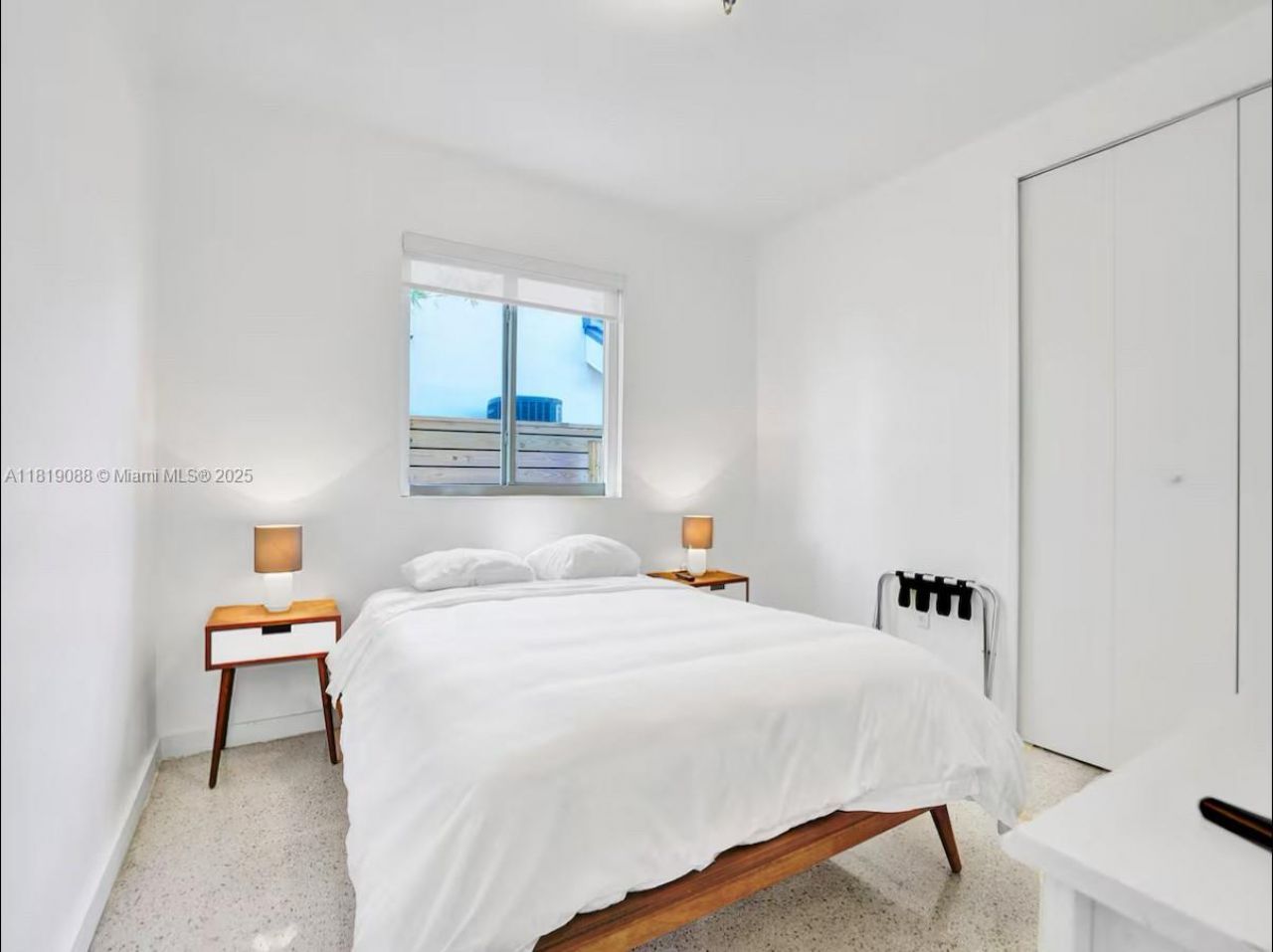 7537 W Treasure Dr, North Bay Village, FL 33141 Photo