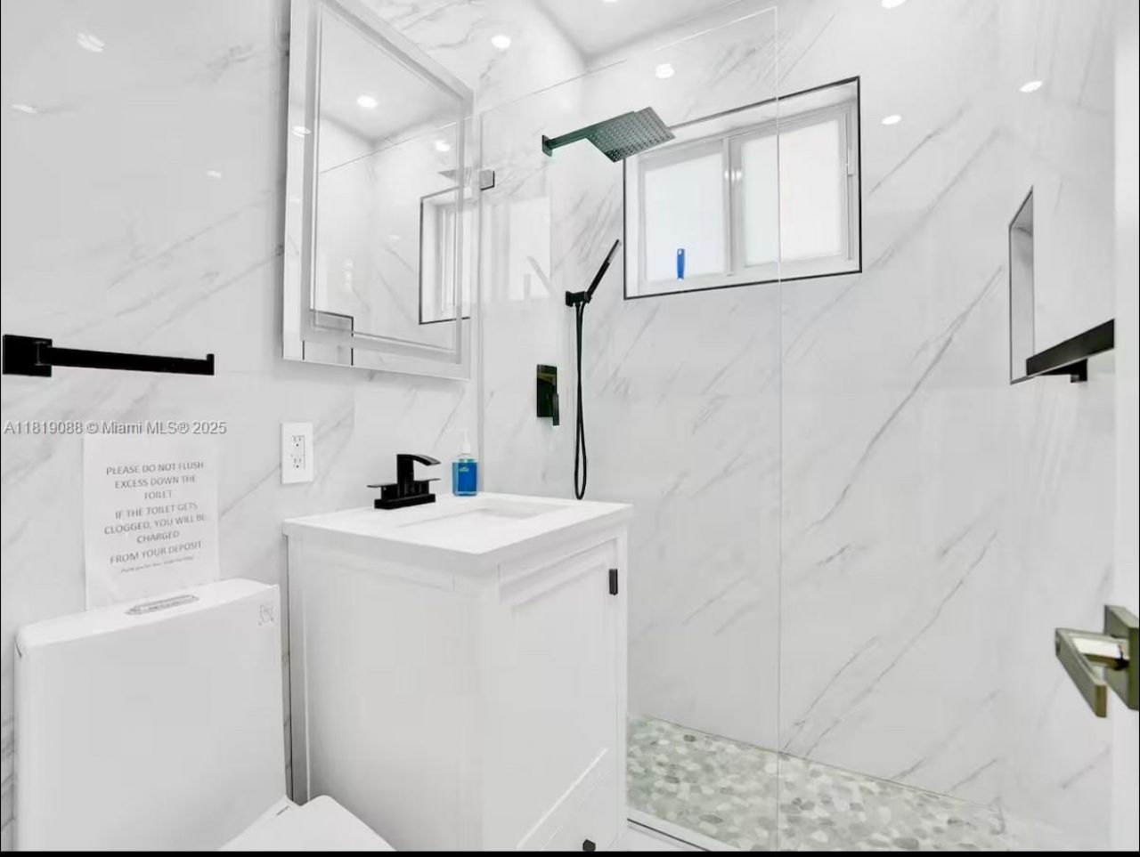 7537 W Treasure Dr, North Bay Village, FL 33141 Photo