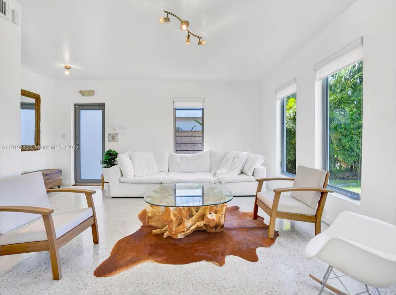 7537 W Treasure Dr, North Bay Village, FL 33141 Photo