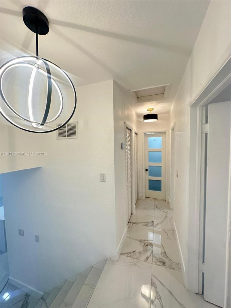 1325 NE 203rd St, Miami, FL 33179 Photo