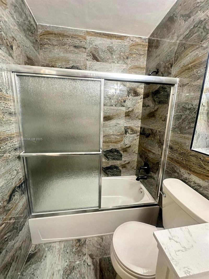 1325 NE 203rd St, Miami, FL 33179 Photo