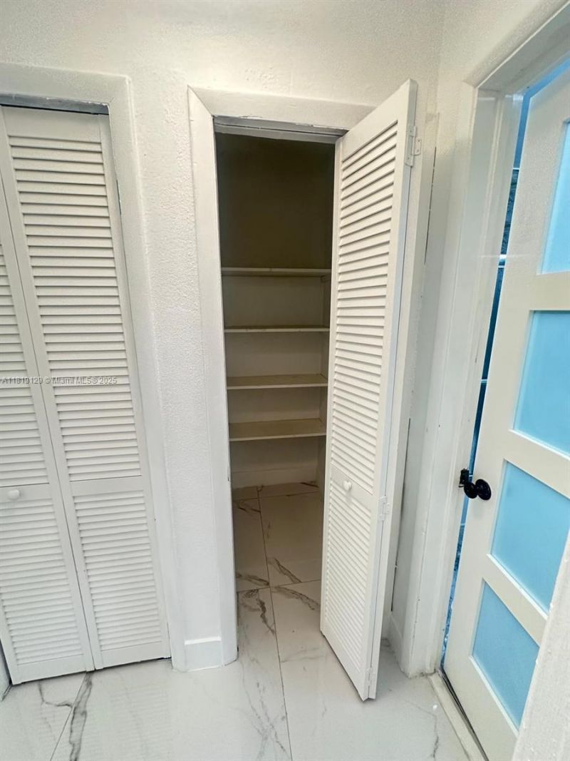 1325 NE 203rd St, Miami, FL 33179 Photo