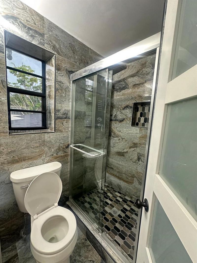 1325 NE 203rd St, Miami, FL 33179 Photo