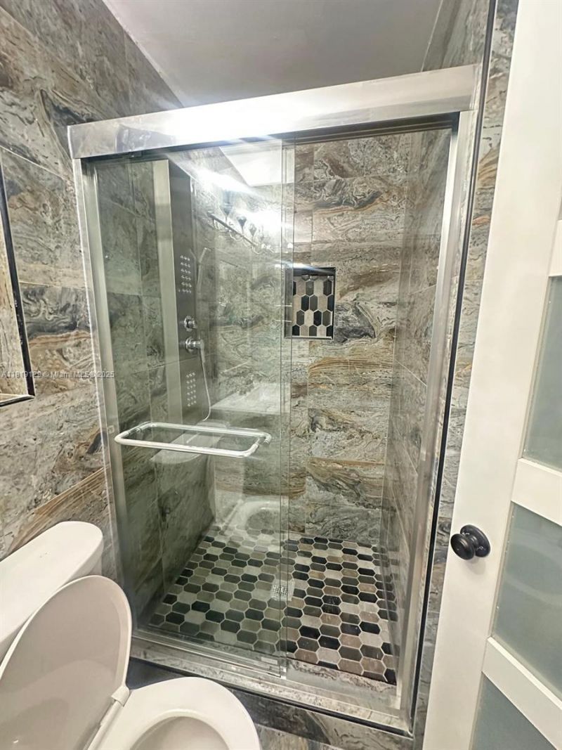 1325 NE 203rd St, Miami, FL 33179 Photo