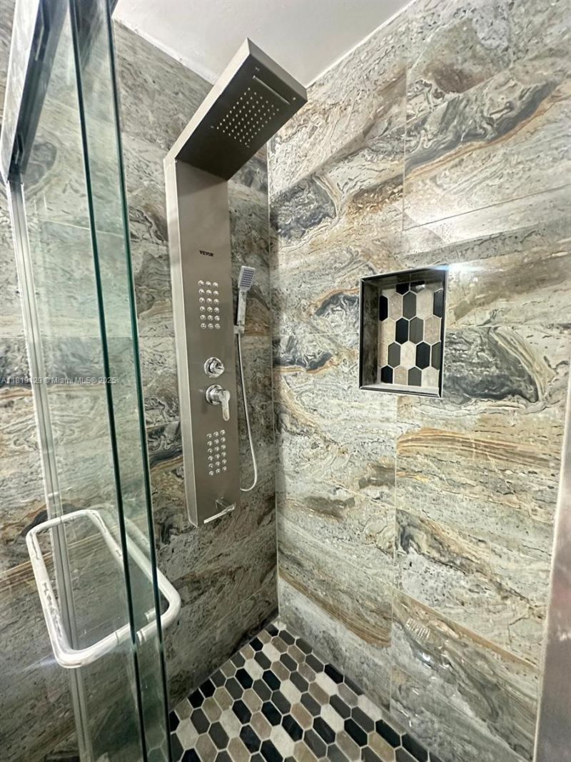 1325 NE 203rd St, Miami, FL 33179 Photo