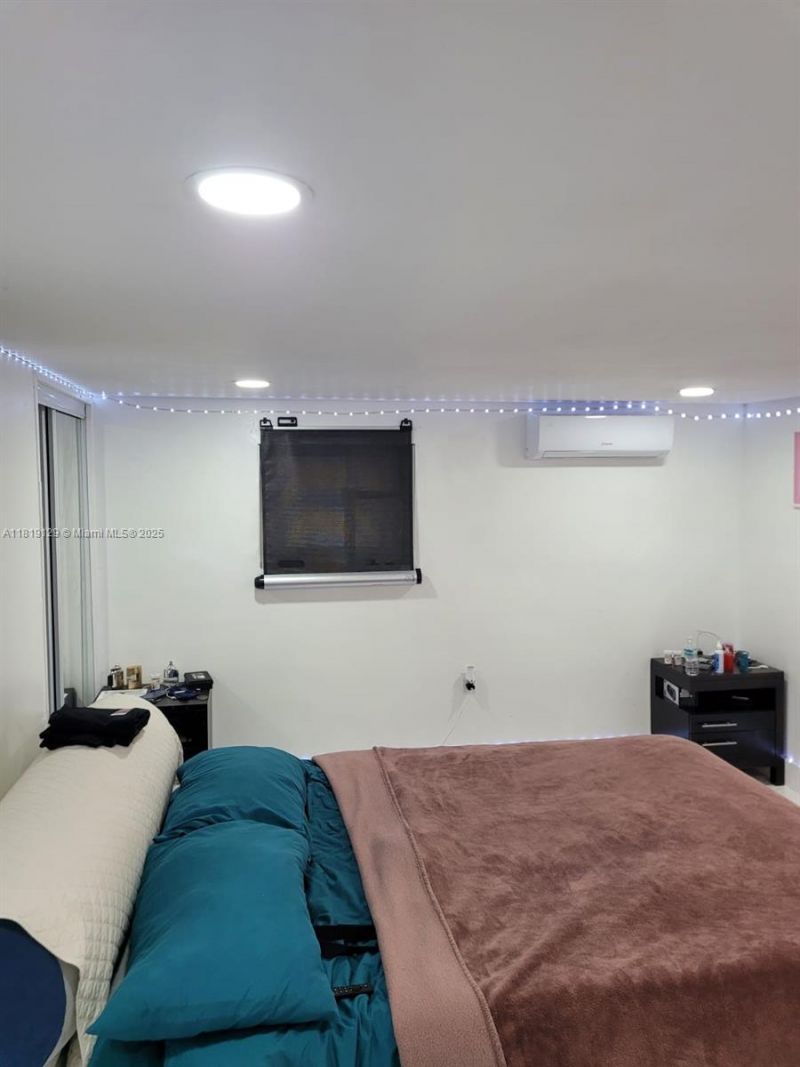 1325 NE 203rd St, Miami, FL 33179 Photo