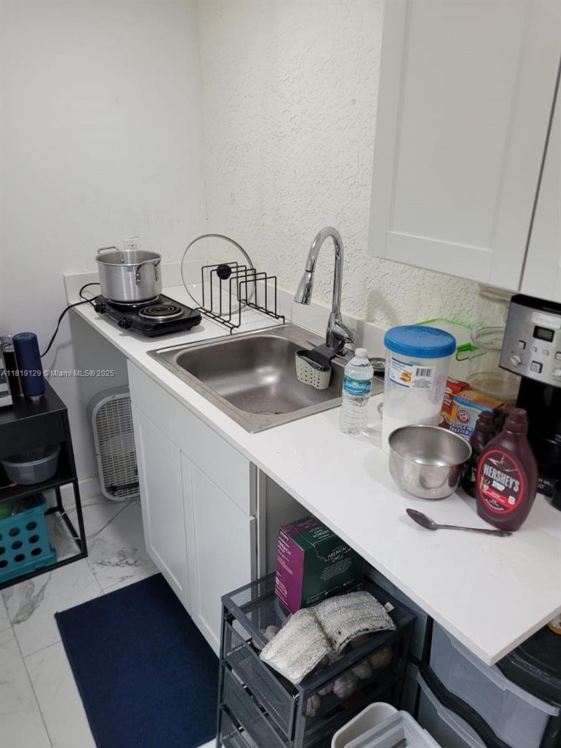 1325 NE 203rd St, Miami, FL 33179 Photo