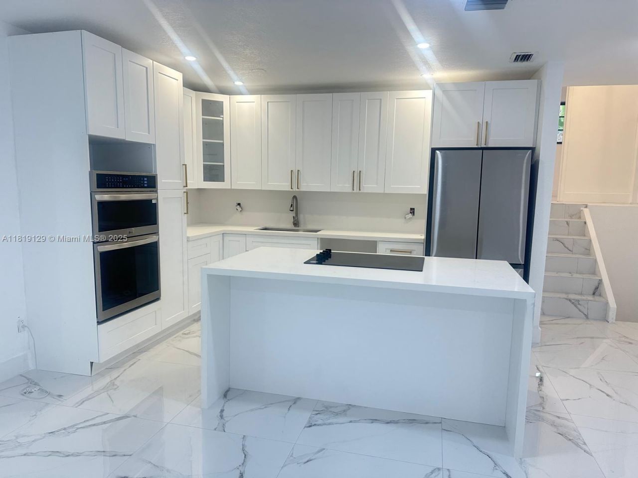 1325 NE 203rd St, Miami, FL 33179 Photo