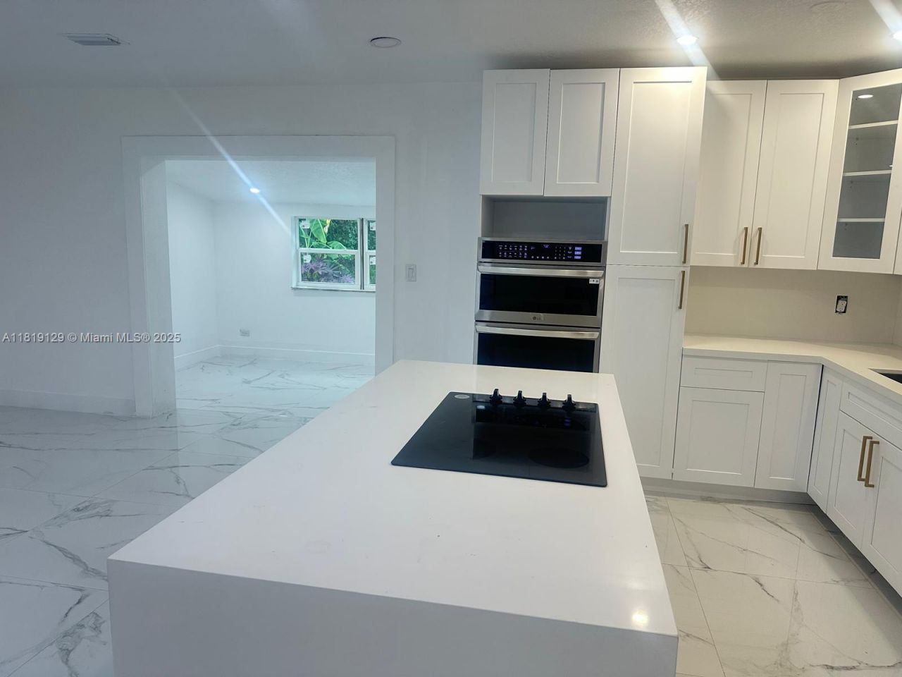 1325 NE 203rd St, Miami, FL 33179 Photo