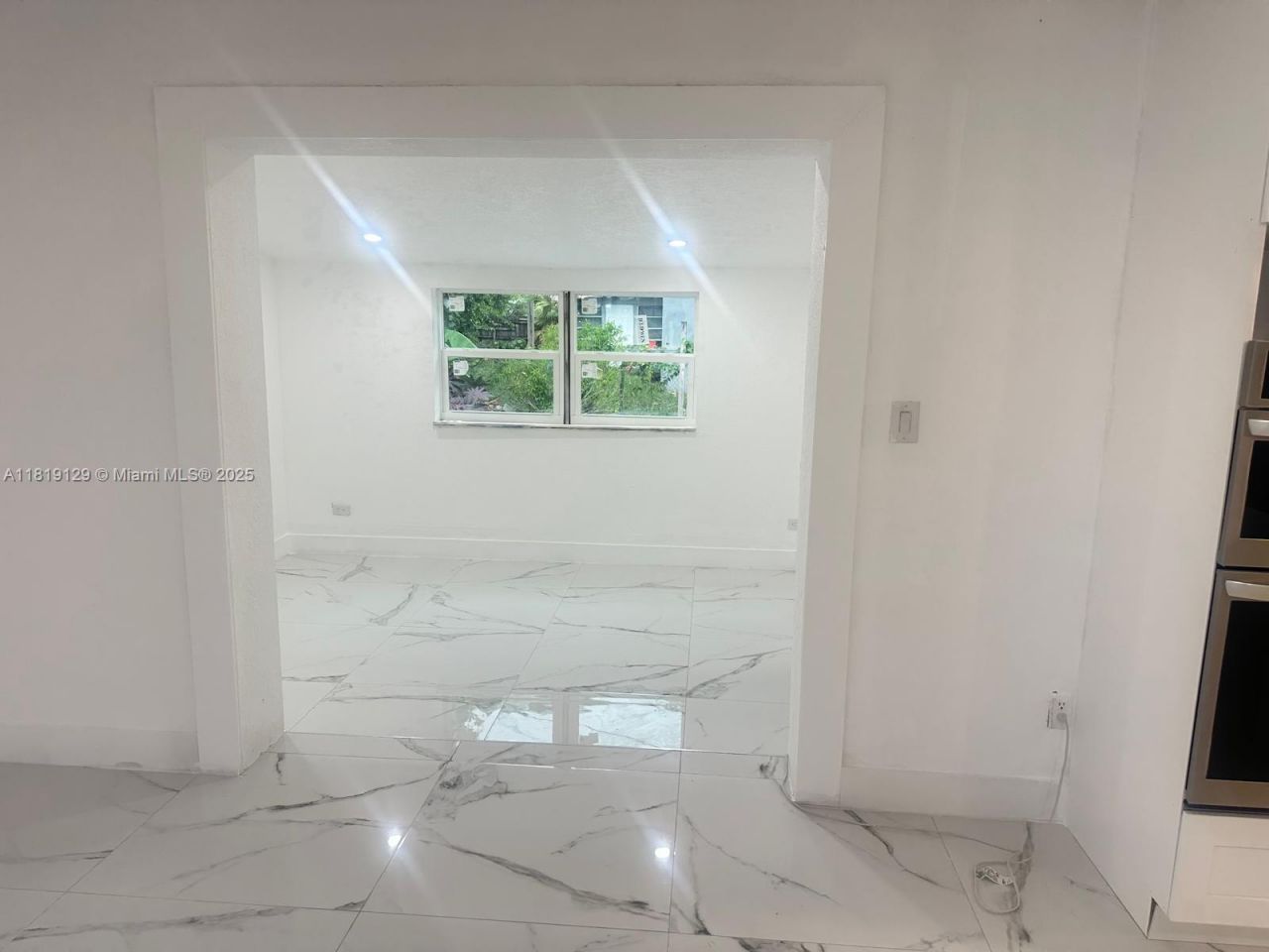 1325 NE 203rd St, Miami, FL 33179 Photo