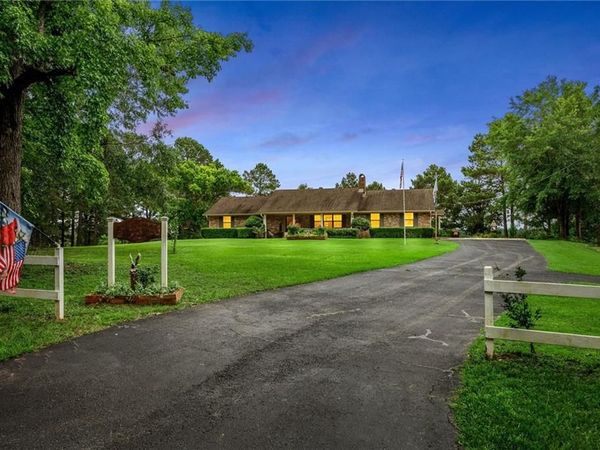 236 CHARLIE CANNON Road, Coushatta, LA 71019