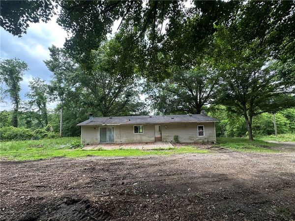 22 Howes Lane, Fredericktown, PA 15333